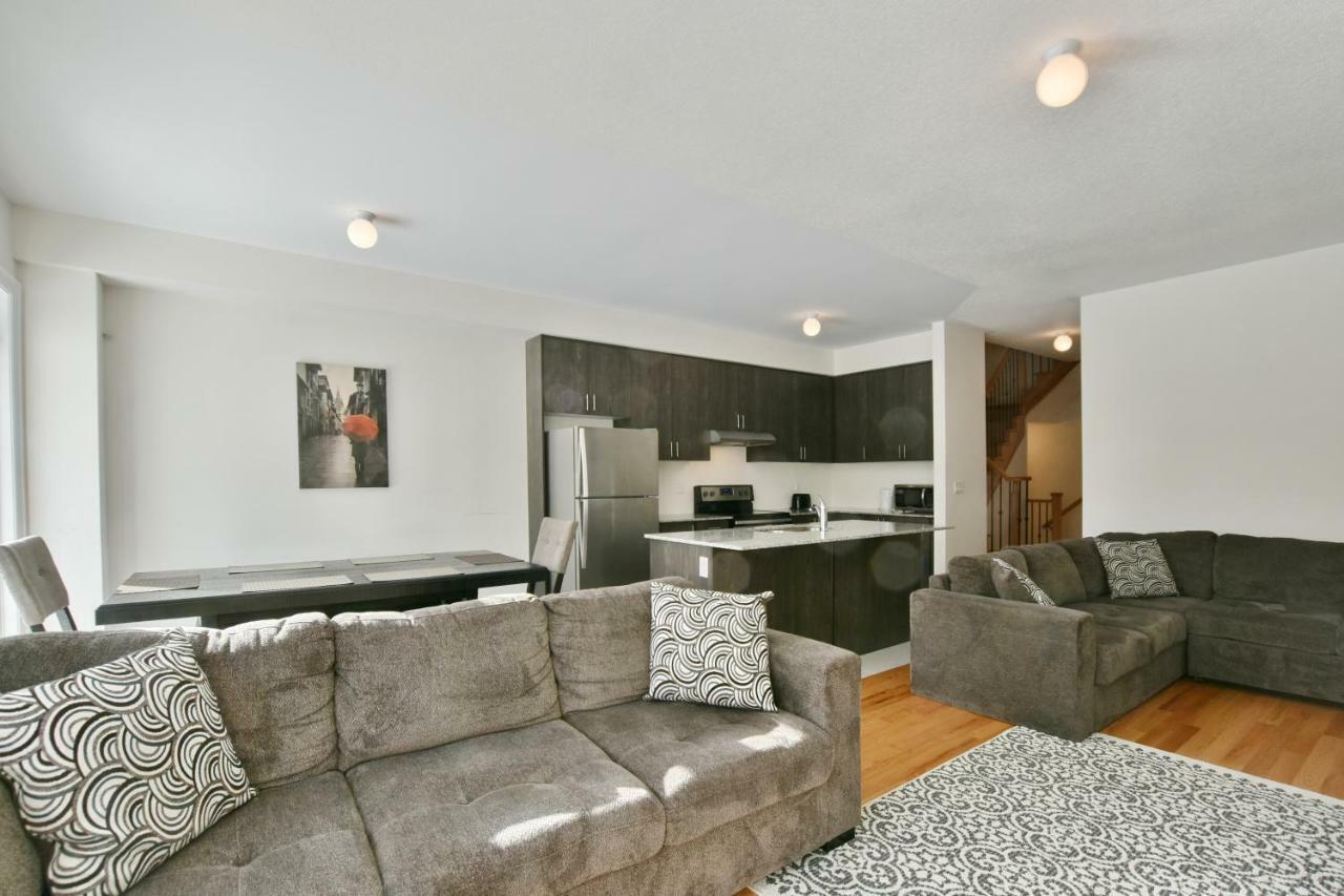 New Blue Mountain Village Snowbridge Executive Townhome Sleeps 10 With Outdoor Pool And Shuttle Nottawa Esterno foto